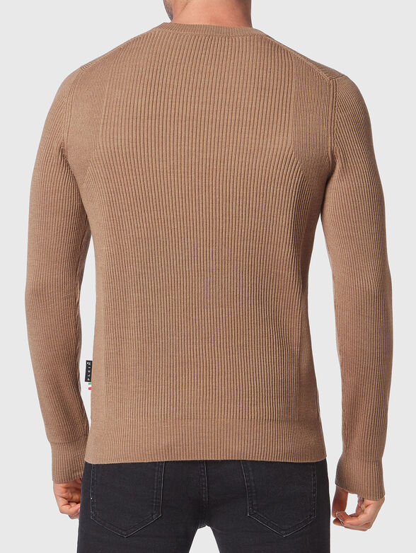 Beige sweater with oval neckline  - 3
