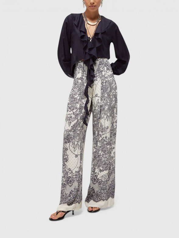 Pants with lace print - 4