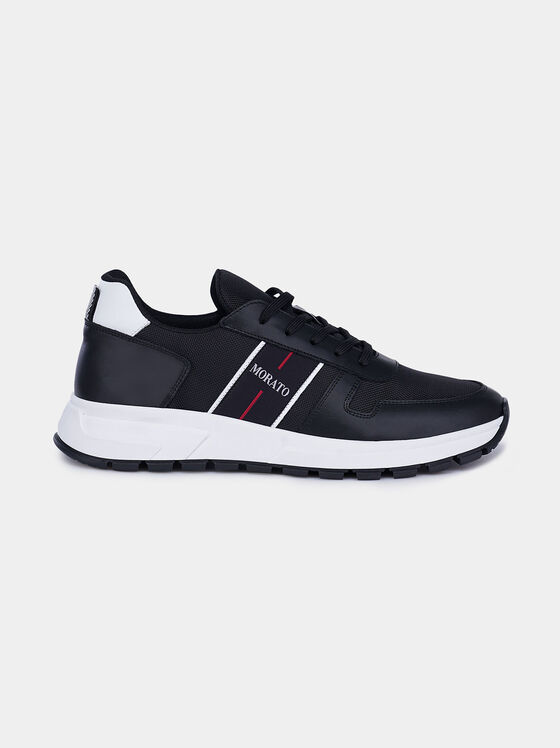 Спортни обувки в черен цвят - 1