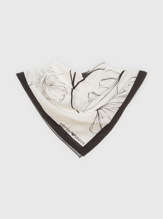 Square scarf with contrasting print - 1