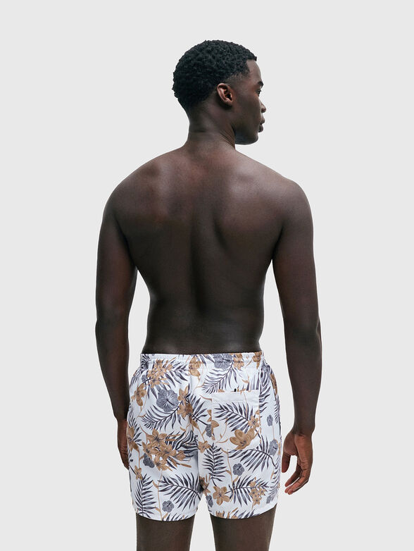 Beach shorts with floral motifs - 2