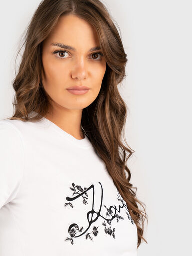 Floral embroidery T-shirt - 4
