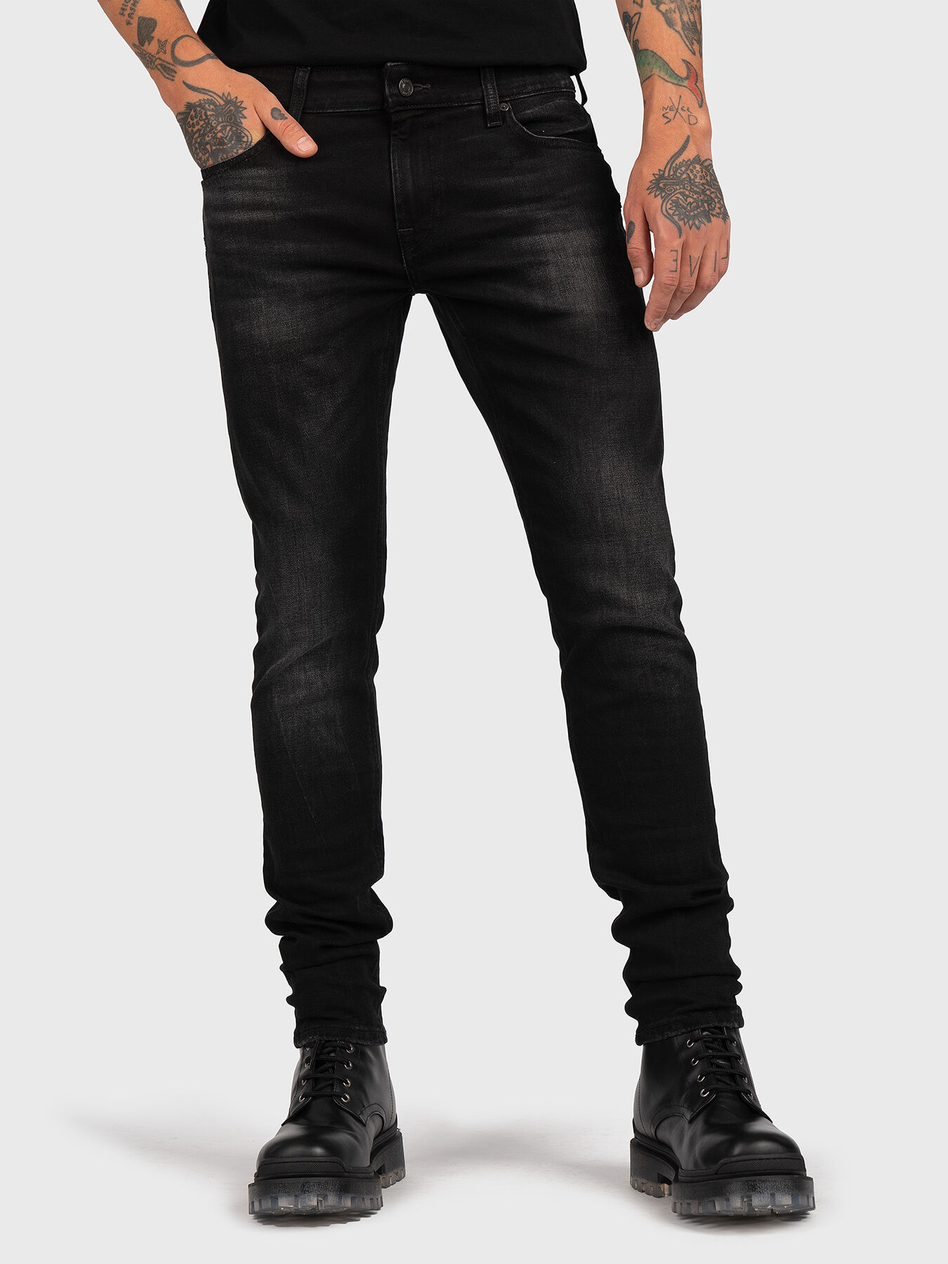 Jeans in black color brand GUESS Globalbrandsstore en