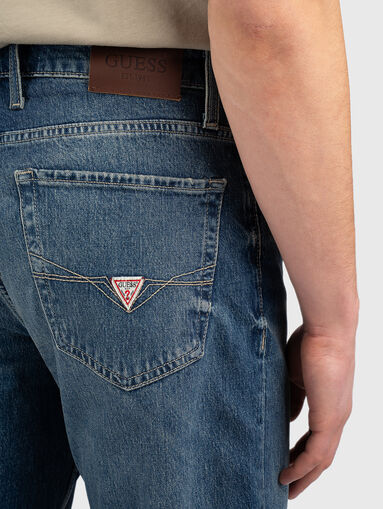Straight-leg jeans with a logo detail - 3