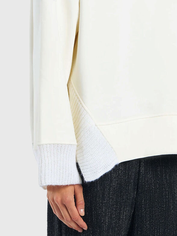 Long sleeved hooded sweatshirt - 4