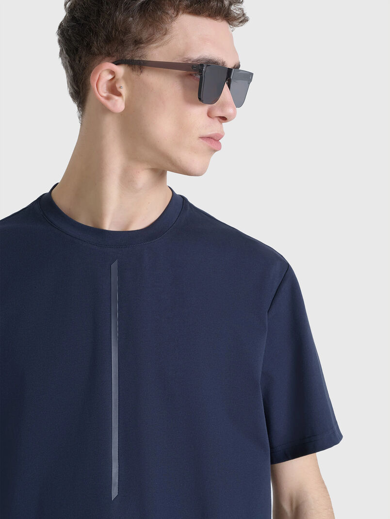 T-shirt with minimal print - 3