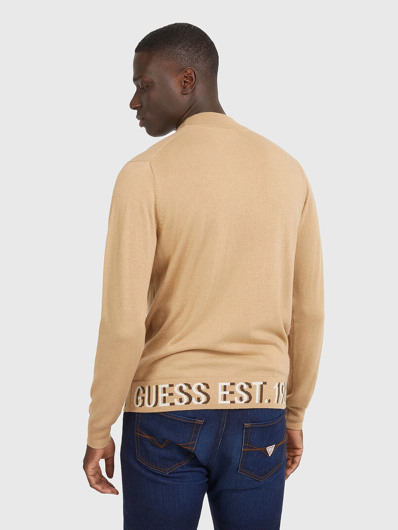 Sweater with contrasting logo accent - 3