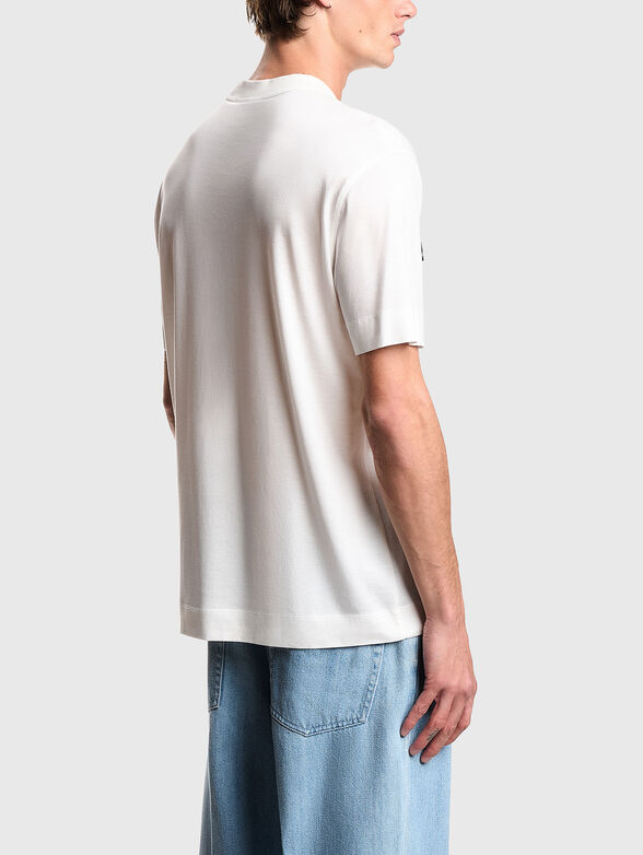 White t-shirt - 4