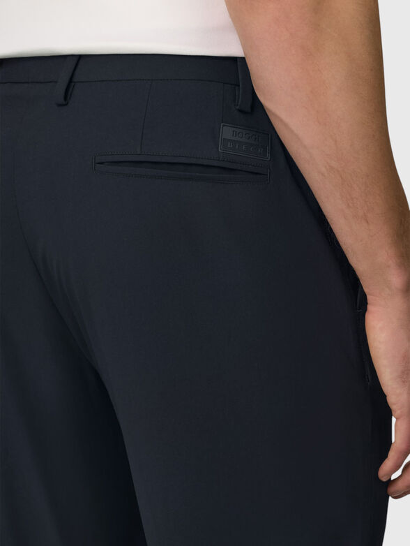 Slim-fit pants with a cuff - 3