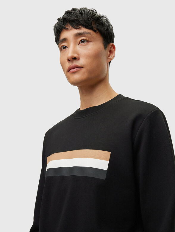 Sweatshirt with accent stripes - 4