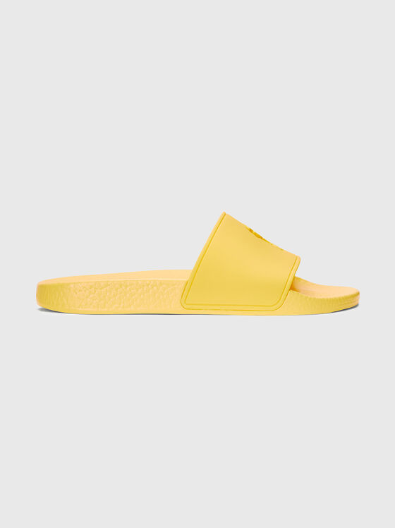 Плажни обувки в жълт цвят с лого детайл - 1