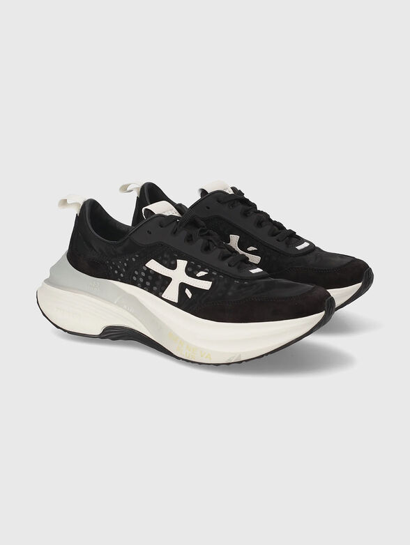 Sneakers with a logo detail - 2