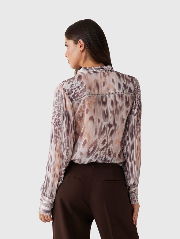 V-neck shirt - 3
