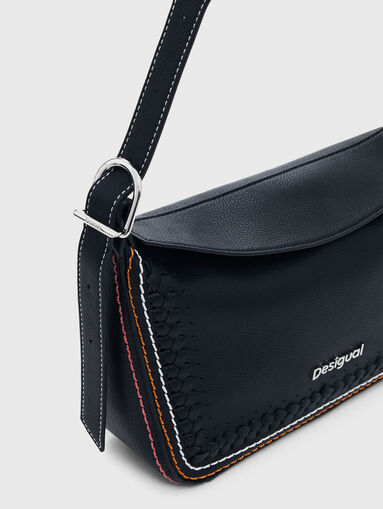 Bag with contrast stitching - 3