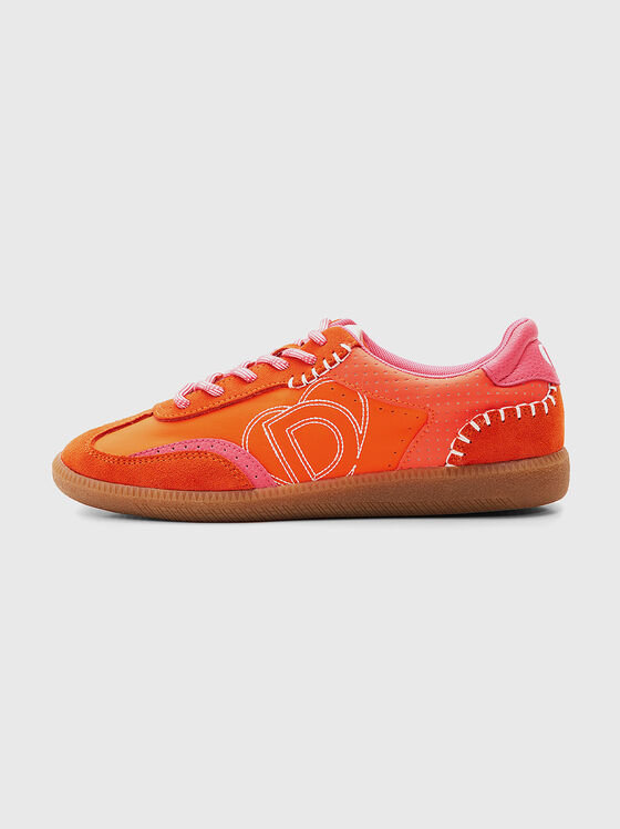 Оранжеви спортни обувки с контрастни елементи - 1