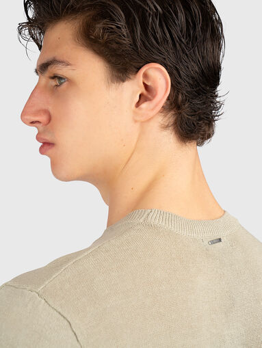 Sweater with short sleeves and an oval neckline - 4