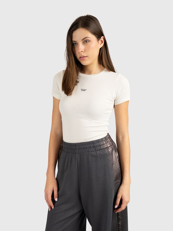 Slim T-shirt with a crew neck - 1