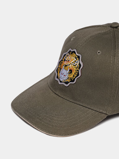 Baseball cap with logo - 3