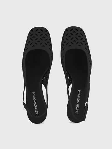 Leather sandals with perforations - 5