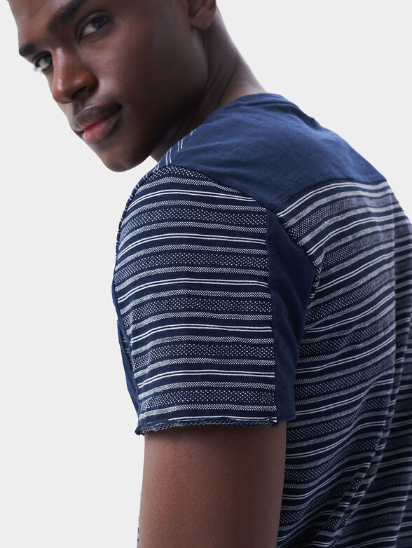 T-shirt with striped blue print - 6