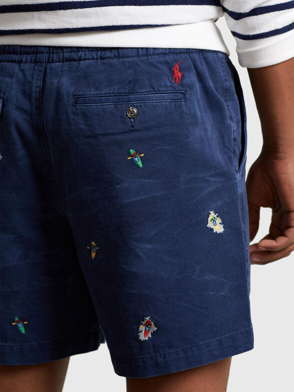 Shorts with embroidery - 3