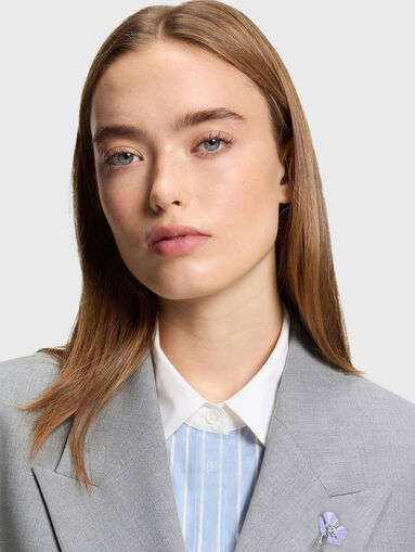 Oversized double breasted jacket with brooch - 4