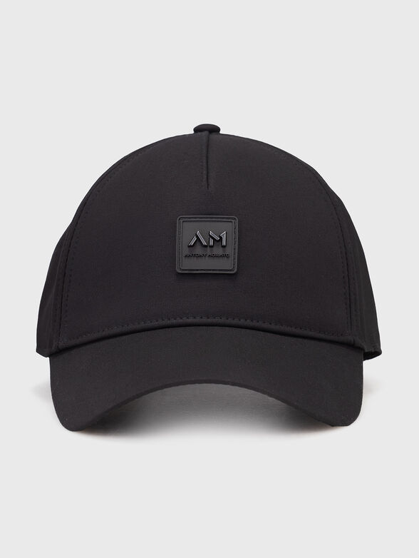 Black baseball cap with embossed logo - 3