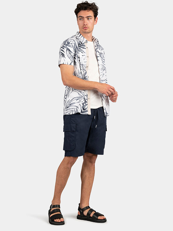 Dark blue shorts with cargo pockets - 4