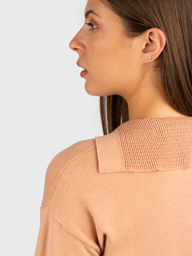 V-neck sweater with ties - 4