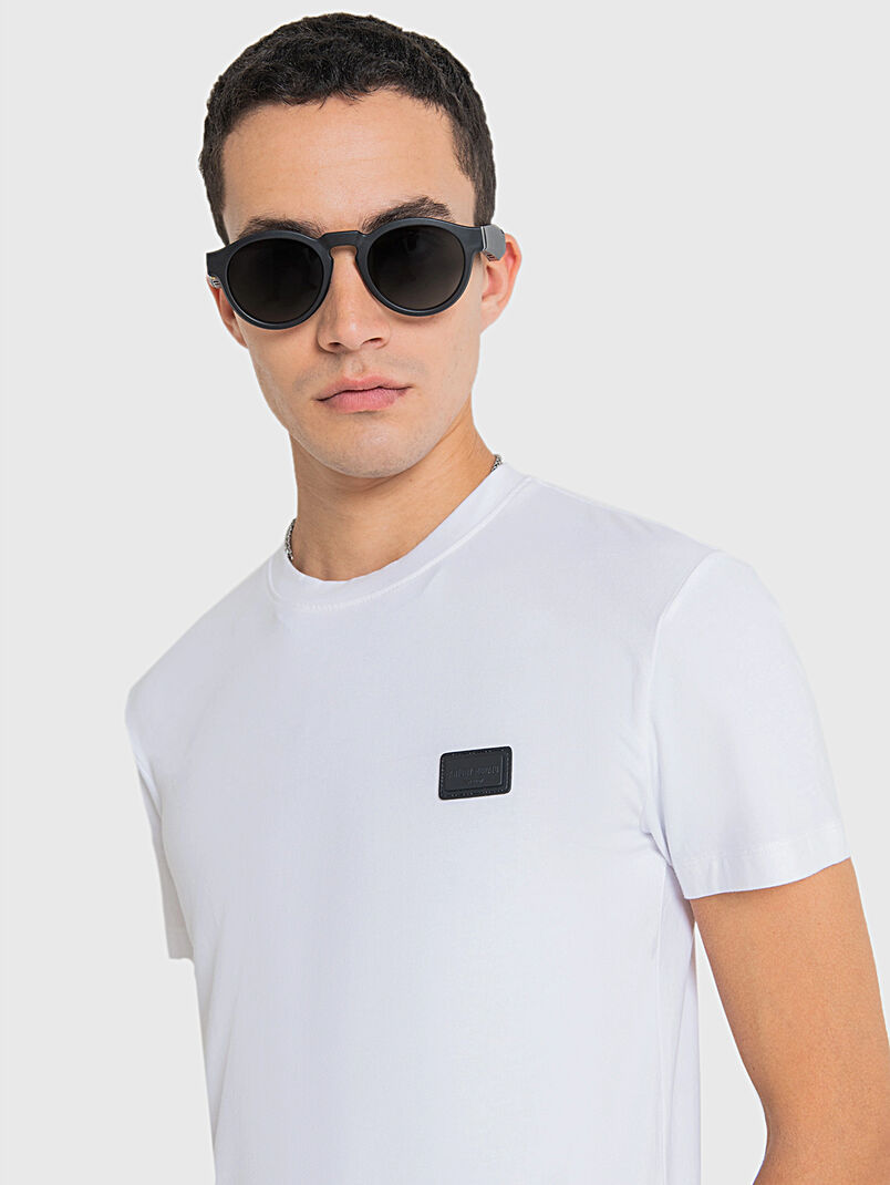 Black T-shirt with logo detail - 3