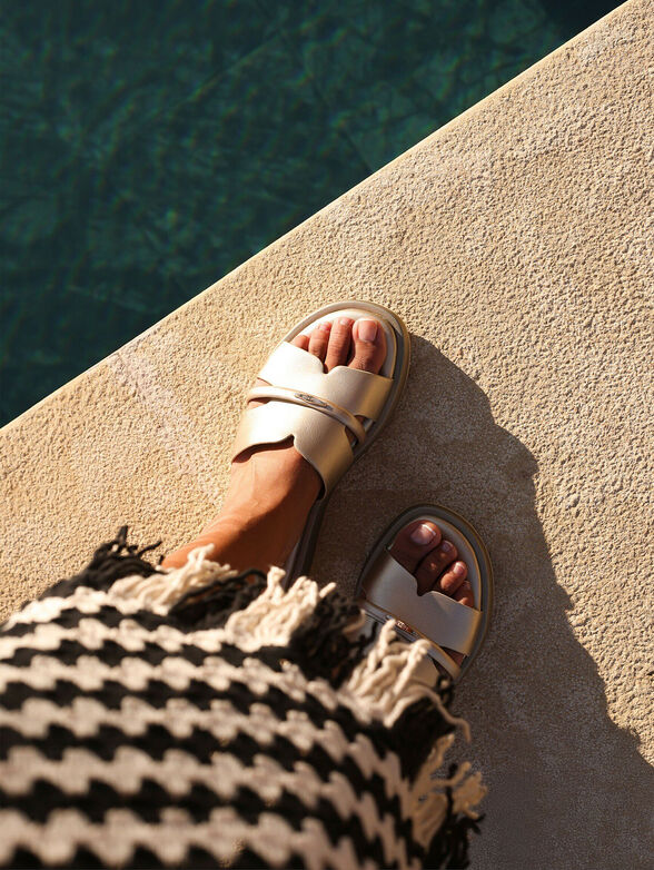 LOTUS II PACHA slides with logo - 2