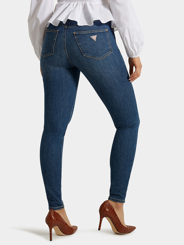 Blue jeans with logo patch - 2