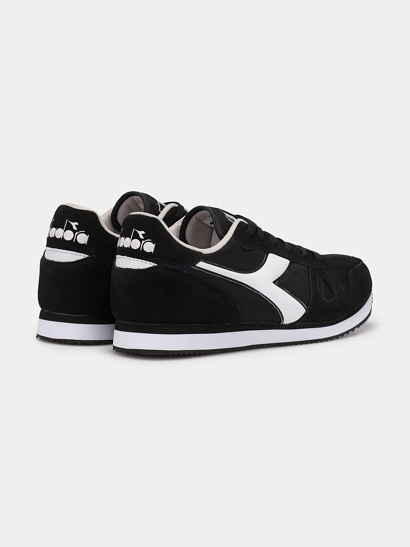 Run diadora online