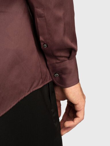 Long-sleeved shirt in burgundy color - 5