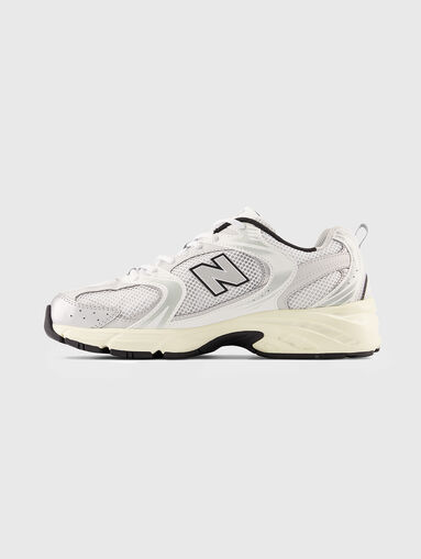 530 white sports shoes with logo accent - 3