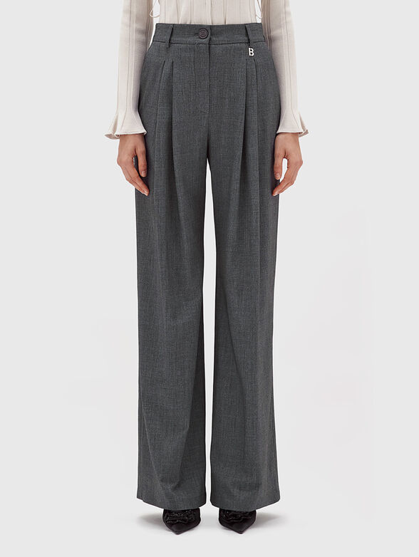 Straight trousers with pleats - 1