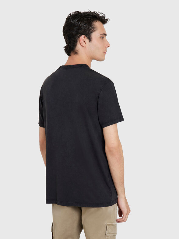 T-shirt in beige colour with triangular logo - 3