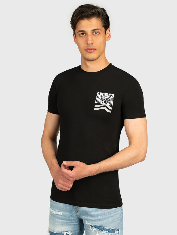 Slim fit t-shirt with attractive print - 1