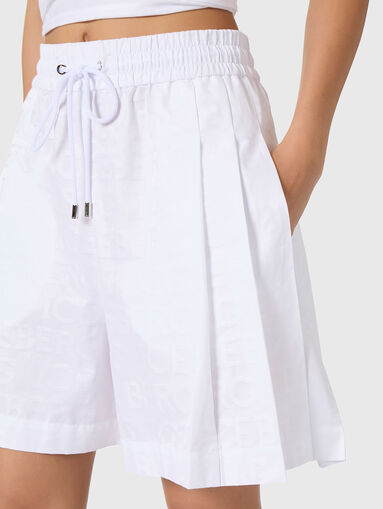 Cotton shorts with logo accent - 4