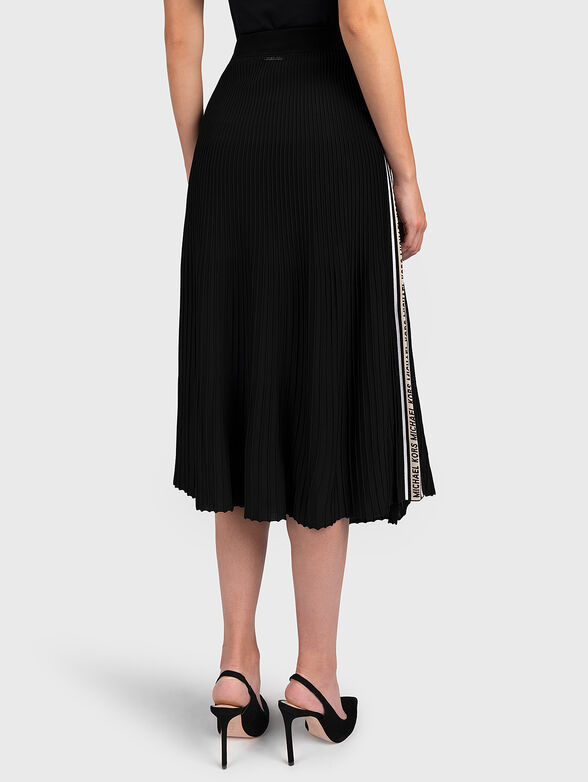 Midi knitted skirt in black - 2