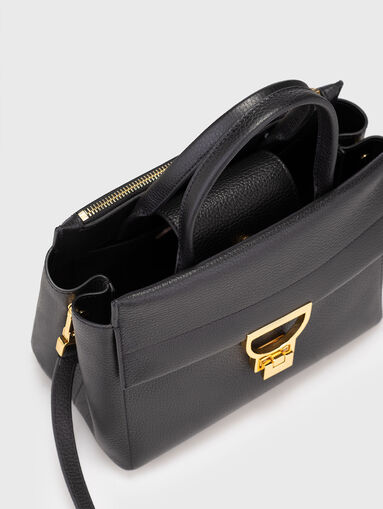 Leather bag with a grainy effect and gold details - 5