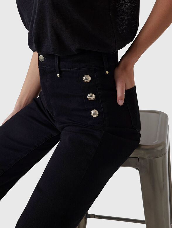 High waist jeans with accent buttons - 3