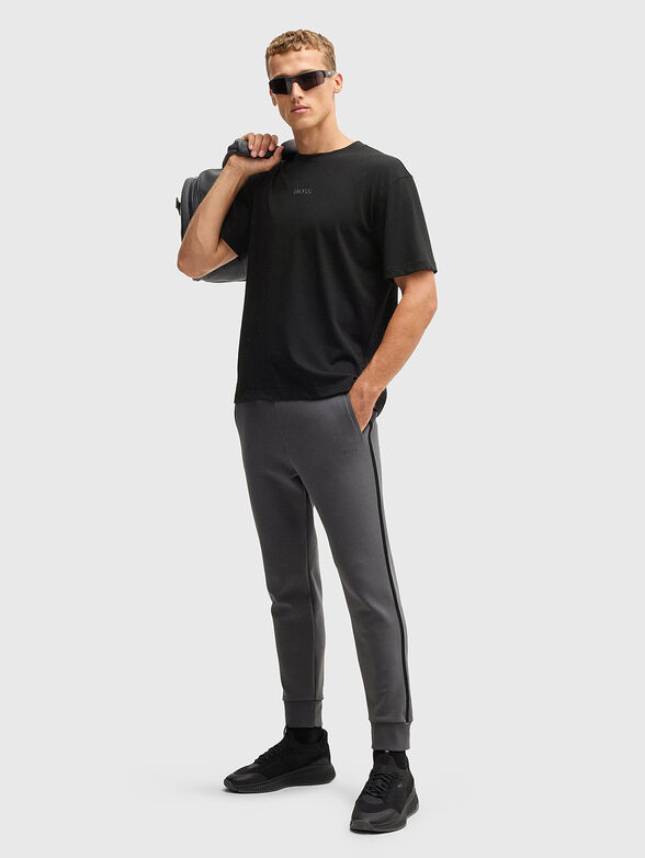 T-shirt with oval neckline in black  - 2