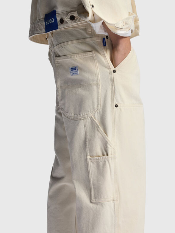 Jeans with accent pockets - 3