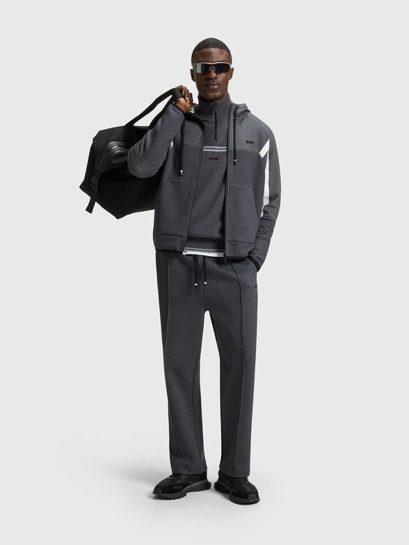 Sweatshirt with zip and hood - 2