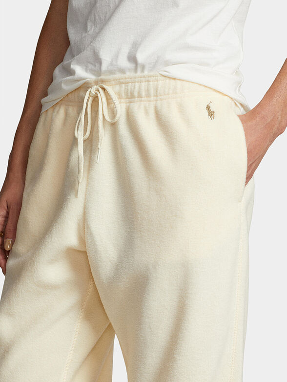 Sports pants with contrasting print - 2