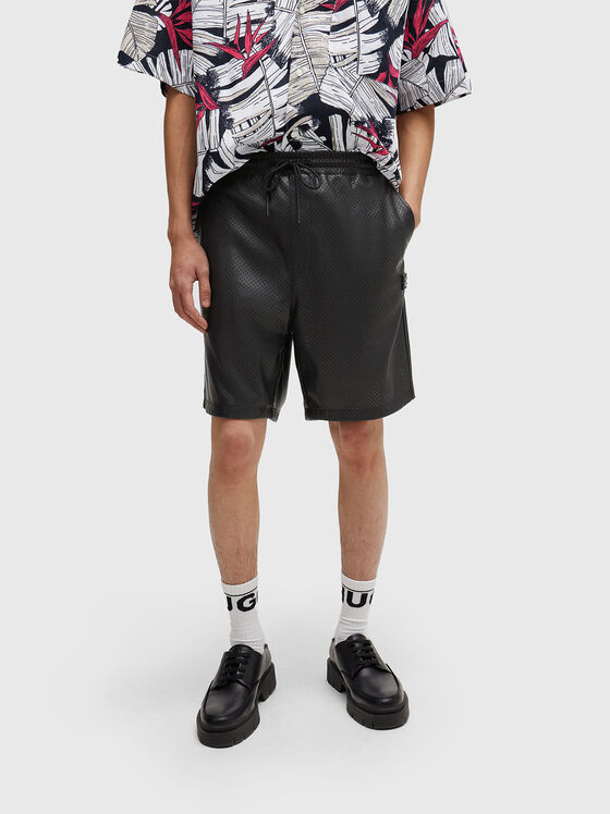 Perforated faux-leather shorts DAN242 with logo - 1