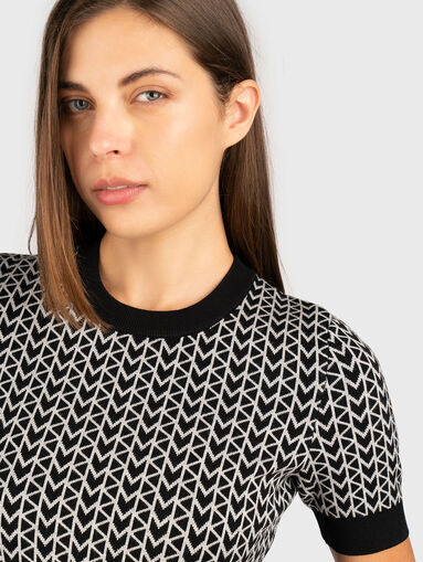 Short sleeve jacquard sweater - 4