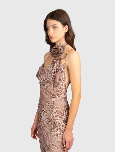 Floral-print dress with an accent slit - 3