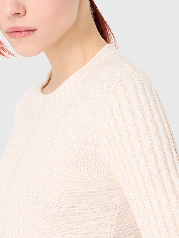 Knitted sweater with embossed accents - 4